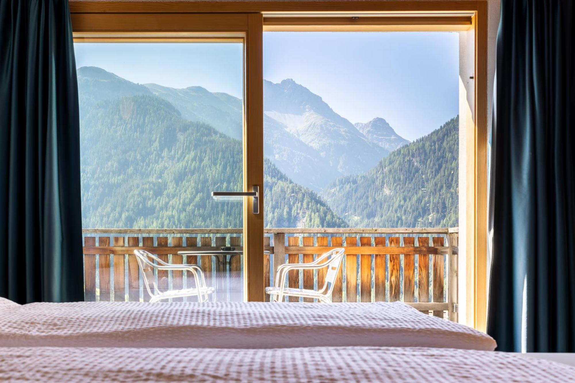 Schorta'S Alvetern - Boutique Hotel & Restaurant Ardez Exterior photo